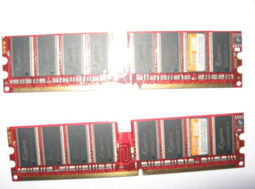 黑金刚DDR400 512M一代内存闲置转让，实物图片清晰展示